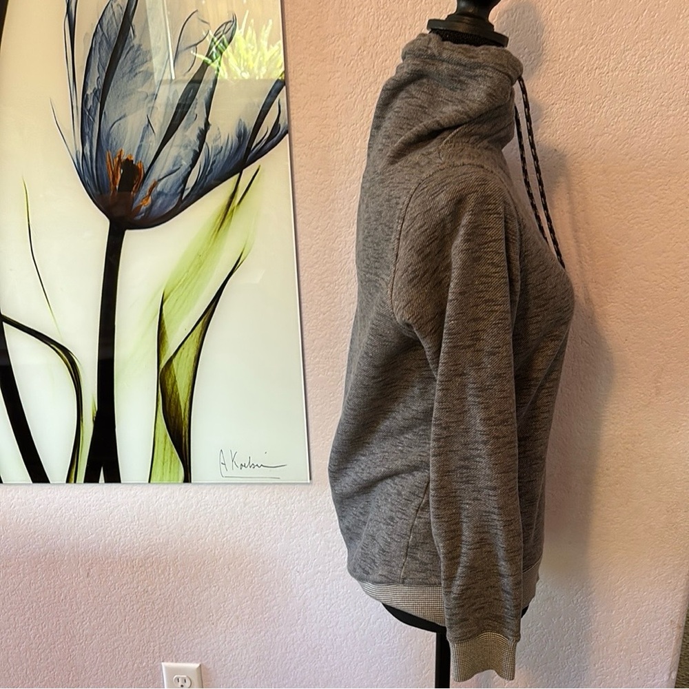 Sweatshirt size XS - Picture 2 of 5